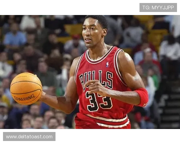 皮蓬无球切入为乔丹创造空间，提升公牛攻防轮换